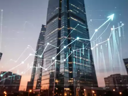 Eine leuchtende digitale Grafik zeigt finanzielles Wachstum über einer verschwommenen Skyline eines Finanzviertels bei Sonnenuntergang. - Foto: über boerse-global.de