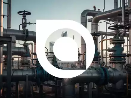 Industrielle Rohre und Ventile in einer chemischen Produktionsanlage, die Investitionen und Wachstum im Sektor darstellt. - Foto: ĂŒber boerse-global.de