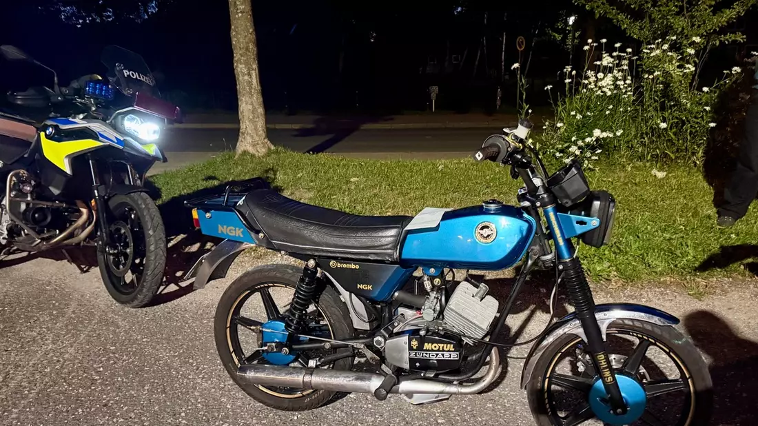 POL-NMS: 260714-2-Motorradstreife stoppt stark getuntes Kleinkraftrad in Achterwehr - Bild: presseportal.de