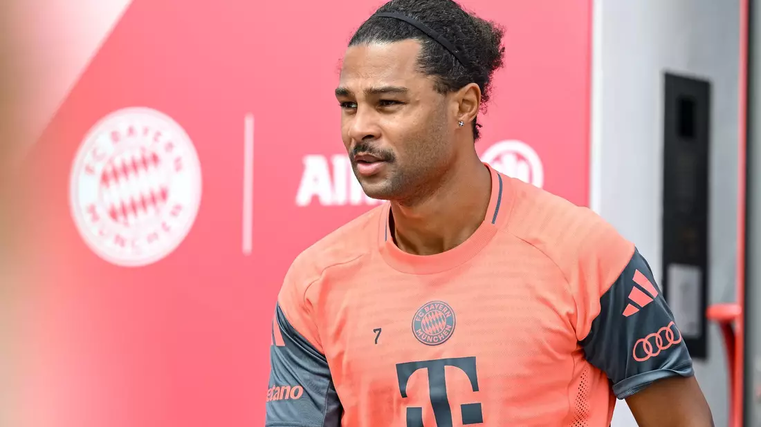 Serge Gnabry musste wegen einer Adduktoren-Verletzung auf die WM verzichten. (Archivbild) - Bild: Harry Langer/dpa
