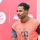 Serge Gnabry musste wegen einer Adduktoren-Verletzung auf die WM verzichten. (Archivbild) - Bild: Harry Langer/dpa