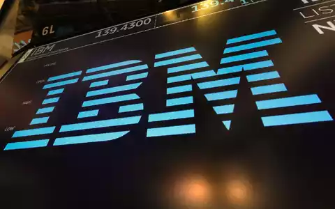 IBM machte im vergangenen Quartal ein verändertes Ausgabeverhalten der Kunden zu schaffen. (Archivbild) - Foto: Richard Drew/AP/dpa