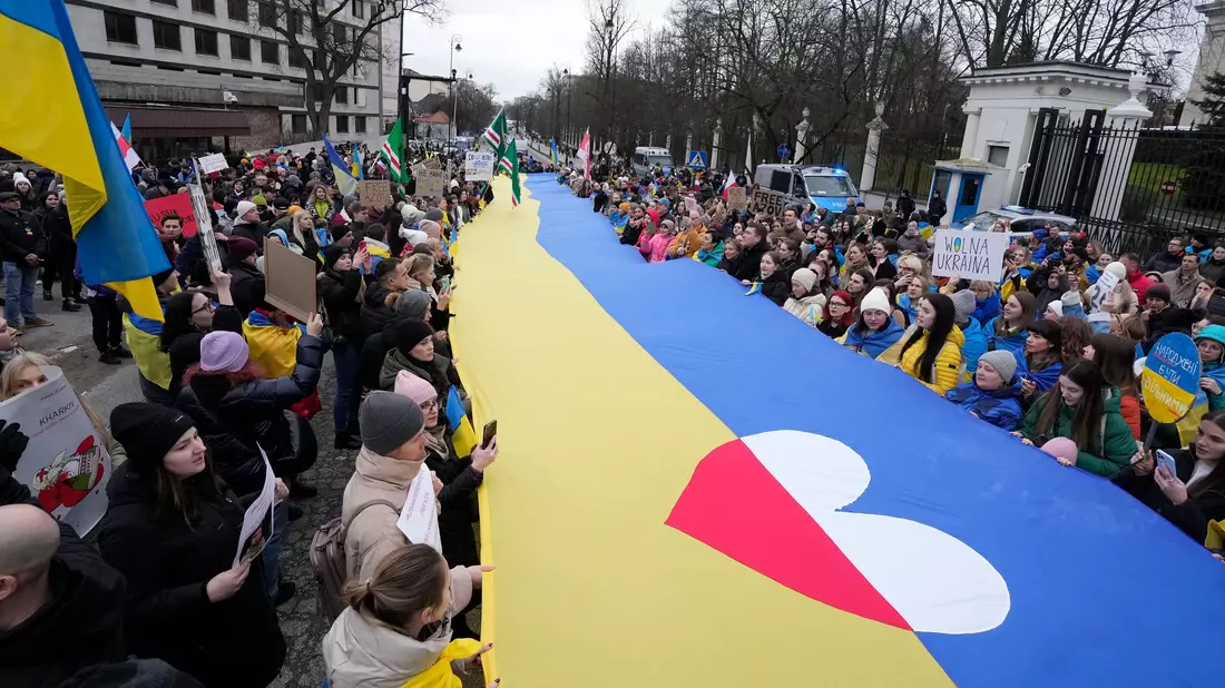 Bei vielen Polen wendet sich die Stimmung gegen die Ukrainer im Land. (Archivbild) - Bild: Czarek Sokolowski/AP/dpa