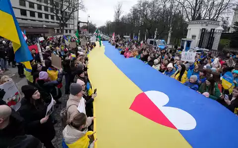 Bei vielen Polen wendet sich die Stimmung gegen die Ukrainer im Land. (Archivbild) - Foto: Czarek Sokolowski/AP/dpa