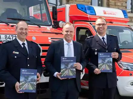 FW-HH: Jahresbericht der Feuerwehr Hamburg 2025: Mehr Einsätze im Brandschutz - Investitionen in Technik und Infrastruktur stärken die Feuerwehr für die Zukunft - Foto: presseportal.de