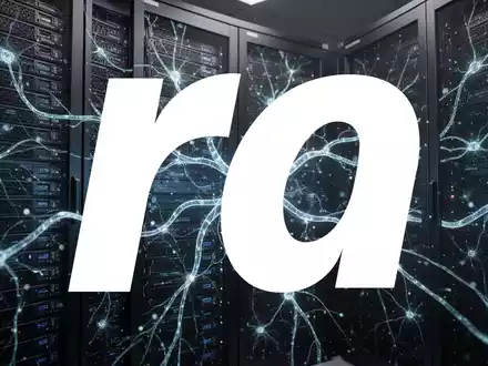 Abstrakte Darstellung der KI-Infrastruktur mit leuchtenden neuronalen Netzmustern auf dunklen Serverracks. - Foto: über boerse-global.de