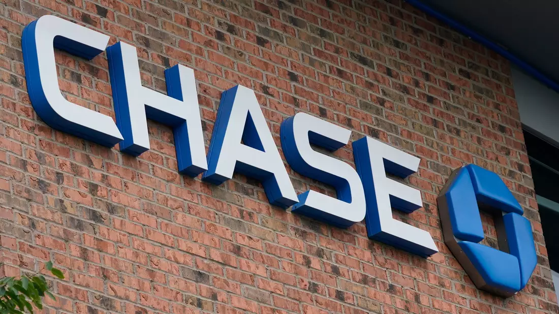 Die größte US-Bank JPMorgan Chase verbuchte das beste Quartal ihrer Geschichte. (Archivbild) - Bild: Steve Helber/AP/dpa