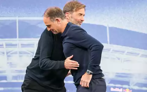 Jürgen Klopp und Oliver Mintzlaff müssen eine Einigung zum Red-Bull-Vertrag des Trainers finden. (Archivbild).  - Foto: Jan Woitas/dpa