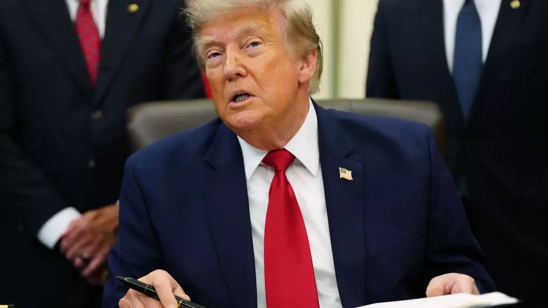 Trump hat bereits eine neue Idee in Bezug auf die Straße von Hormus. (Archivbild) - Bild: Julia Demaree Nikhinson/AP/dpa