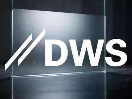 Abstrakte Darstellung eines Finanzberichts mit diffusem Licht und einer Milchglasscheibe, die Transparenz andeutet. - Foto: über boerse-global.de