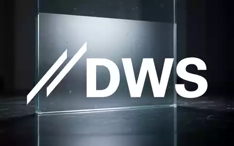 Abstrakte Darstellung eines Finanzberichts mit diffusem Licht und einer Milchglasscheibe, die Transparenz andeutet. - Foto: über boerse-global.de