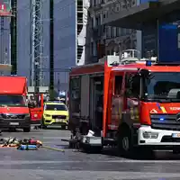 Die Feuerwehr ist in Brüssel im Einsatz. - Foto: Emile Windal/Belga/dpa