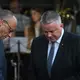 Bundeskanzler und Ministerpräsident erinnern an die Flutnacht. - Bild: Boris Roessler/dpa