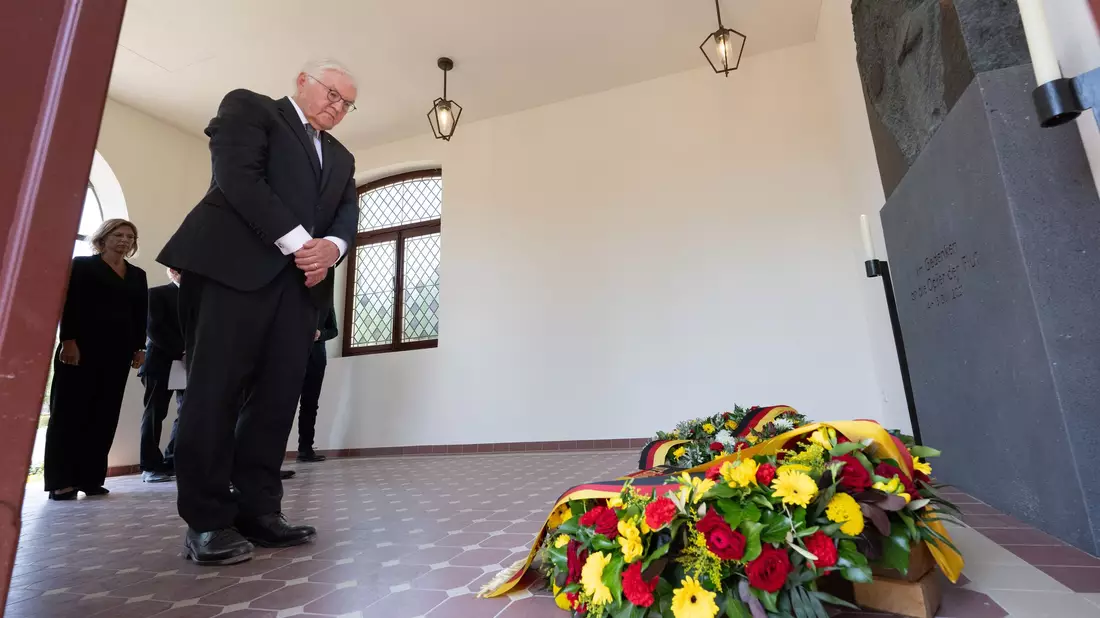 Auch das Staatsoberhaupt kommt zum Gedenken.  - Bild: Boris Roessler/dpa-Pool/dpa