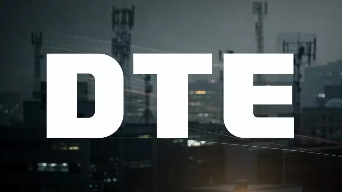 Deutsche Telekom Stock Sinks 13% in Year, UBS Sees 36% Upside to €36.20