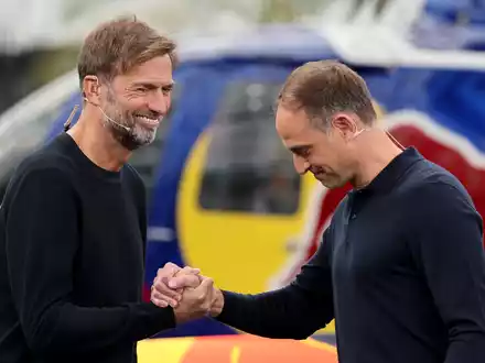Jürgen Klopp kann nur mit Einverständnis von Red-Bull-Chef Mintzlaff (r.) Bundestrainer werden. (Archivbild)  - Foto: Jan Woitas/dpa