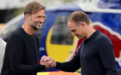 Jürgen Klopp kann nur mit Einverständnis von Red-Bull-Chef Mintzlaff (r.) Bundestrainer werden. (Archivbild)  - Foto: Jan Woitas/dpa