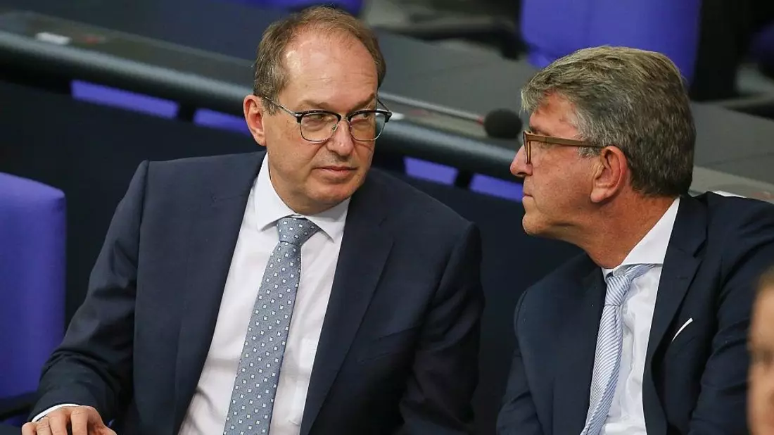 Dobrindt unterstützt Mahnmal für RAF-Opfer - Weimer will prüfen