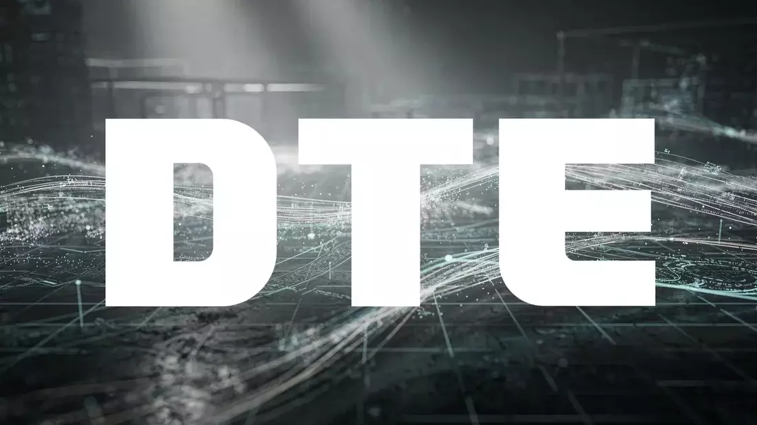 Deutsche Telekom Governance Battle: Analyst Optimism vs Shareholder Revolt