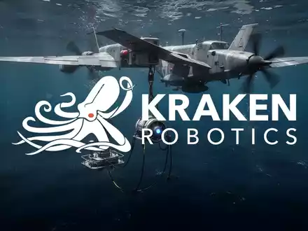 Abstrakte Darstellung von Unterwasser-Sonar-Technologie, die aus einem Flugzeug abgeworfen wird, vor dem Hintergrund von Meer und Himmel. - Foto: über boerse-global.de