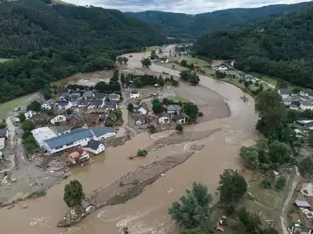 Die Zerstörungen an der Ahr im Juli 2021. Fünf Jahre nach der Katastrophe in Rheinland-Pfalz und Nordrhein-Westfalen sind immer noch nicht alle Schäden behoben. (Archiv) - Foto: Boris Roessler/dpa