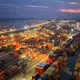 Ein starker Außenhandel gibt der chinesischen Wirtschaft Rückenwind. Jedoch kämpft die zweitgrößte Volkswirtschaft auch mit Problemen. (Archivbild).  - Bild: Fang Dongxu/XinHua/dpa
