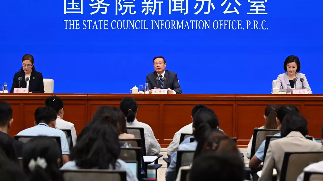 Chinas Statistiker führen den Wachstumsrückgang im zweiten Quartal auf «äußere Faktoren» zurück.  - Bild: Johannes Neudecker/dpa