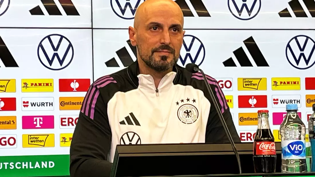 Weist immer wieder auf die Wichtigkeit von Spielpraxis hin: U21-Nationalcoach Di Salvo. (Archivbild) - Bild: Christian Kunz/dpa