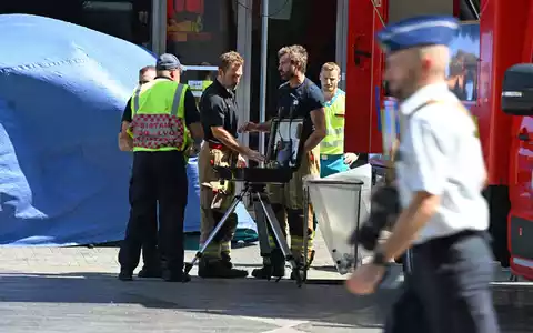 Zwei Verletzte werden in Krankenhäusern versorgt. - Foto: Michael Brandt/dpa