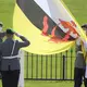 Zum Geburtstag des Herrschers werden wieder überall Nationalflaggen wehen. (Archivbild) - Bild: Wolfgang Kumm/dpa