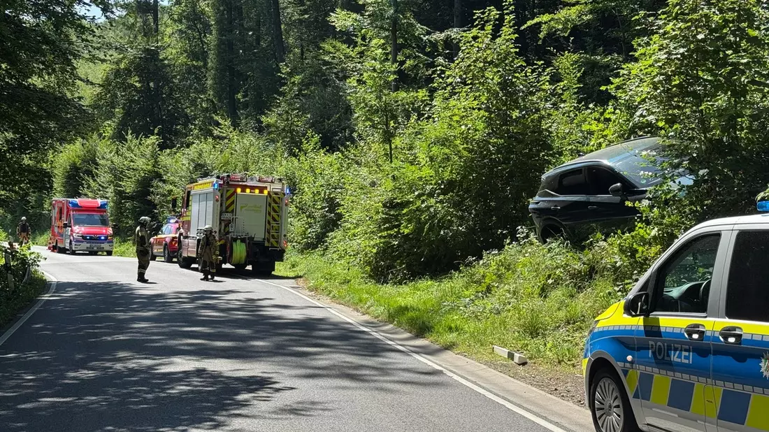 FW-EN: Verkehrsunfall auf der Ender Talstraße Straße - Fahrer leichtverletzt - Bild: presseportal.de