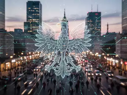 Ein stilisiertes polnisches Adler-Emblem, durchzogen von digitalen Linien, vor dem Hintergrund einer verschwommenen Warschauer Skyline bei Dämmerung. - Foto: über boerse-global.de