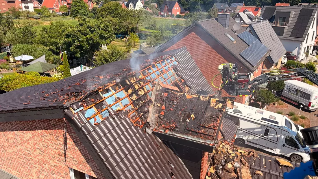 FW-WRN: Feuerwehr beendet aufwändigen Brandeinsatz an der Lessingstraße nach knapp 24 Stunden - Bild: presseportal.de