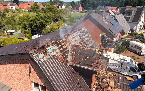 FW-WRN: Feuerwehr beendet aufwändigen Brandeinsatz an der Lessingstraße nach knapp 24 Stunden - Foto: presseportal.de