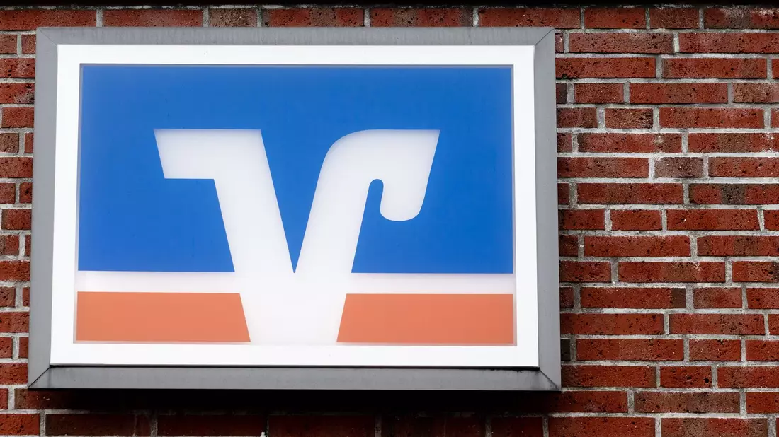Die genossenschaftlichen Volks- und Raiffeisenbanken werden von ihrem Verband enger kontrolliert.  - Bild: Markus Scholz/dpa