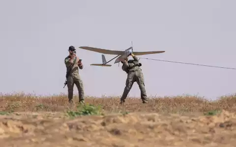 Wie irritierend das ständige Surren der Drohnen sein kann, hat der Leiter der Diakonie Katastrophenhilfe, Martin Keßler, im palästinensischen Gazastreifen erlebt. (Symbolbild) - Foto: Ohad Zwigenberg/AP/dpa
