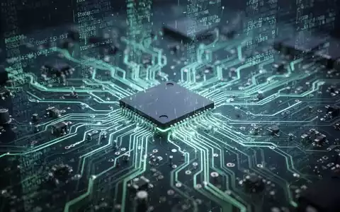 Nahaufnahme einer leuchtenden Platine mit digitalen Datenströmen und überlaufenden Daten, die einen Speicherfehler symbolisieren. - Foto: über boerse-global.de