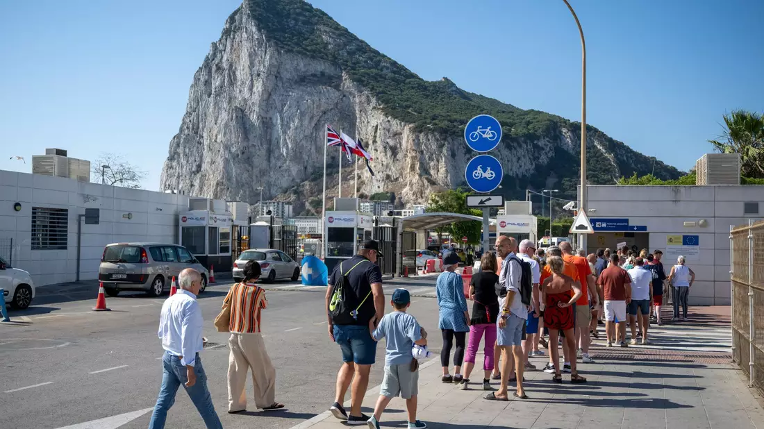 Spanien betrachtet Gibraltar als britische Kolonie. - Bild: Marcos Moreno/AP/dpa