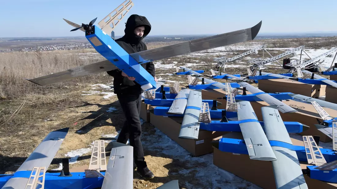 Wenn es um den Einsatz von Drohnen- und Drohnenabwehrsystemen geht, macht der Ukraine derzeit kaum jemand etwas vor. (Archivbild) - Bild: Mykola Tys/AP/dpa