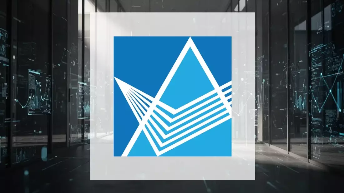 POET Technologies: Institutional Bulls vs Short Sellers Amid Lawsuit and Stock Slide