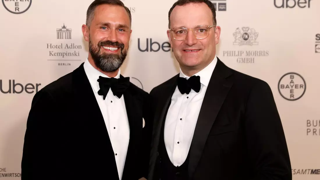 CDU-Politiker Spahn und sein Mann sind nun Väter. (Archivbild) - Bild: Carsten Koall/dpa