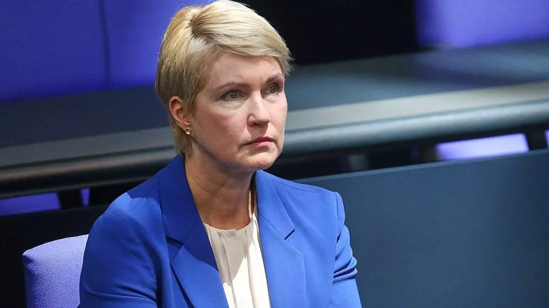 Schwesig bekräftigt Kritik an Einschnitten bei Unterhaltsvorschuss