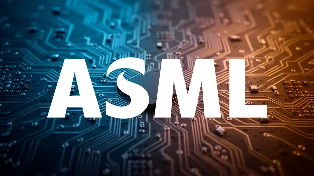 ASML Aktie: Prognoseanhebung trotz volatiler Kursreaktion
