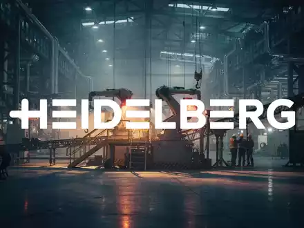 Abstrakte, atmosphärische Darstellung einer Industrieanlage, die eine bevorstehende Frist oder ein wichtiges Unternehmensereignis im Industriesektor symbolisiert. - Foto: über boerse-global.de