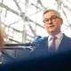 Für EU-Migrationskommissar Magnus Brunner ist der Zeitpunkt für ein Ende der Grenzkontrollen innerhalb der EU gekommen. (Archivbild)  - Bild: Markus Lenhardt/dpa
