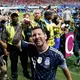 Lionel Messi lässt sich feiern.  - Bild: Jacob Kupferman/AP/dpa