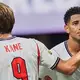 Enttäuschung pur: Englands Schlüsselspieler Harry Kane und Jude Bellingham. - Bild: Jeff Roberson/AP/dpa