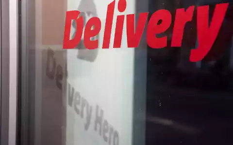 Milliardendeal: Delivery Hero wird von Uber gekauft. (Archivbild) - Foto: Paul Zinken/dpa