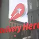 Mit knapp 13 Milliarden Euro bewertet: der Essenslieferdienst Delivery Hero. (Archivbild) - Bild: Britta Pedersen/dpa-Zentralbild/dpa