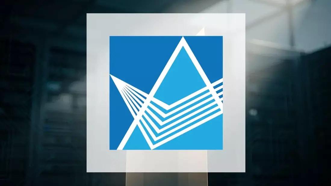 POET Technologies: $830M Cash, Yet Stock Plunges 61% Amid Legal Woes